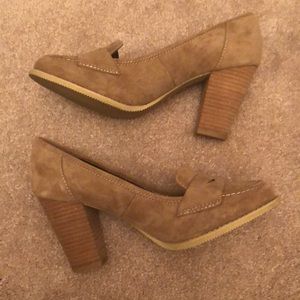 Hush Puppies Heels - Camel Suede